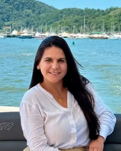 Carol Coelho na marina